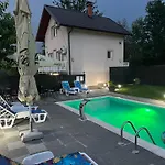 Vikendica House Azra