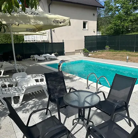House Azra Holiday home